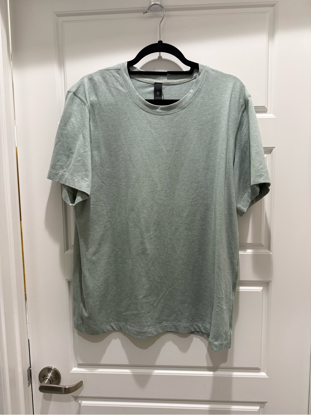 Lululemon Light Green Men’s Soft Jersey Short Sleeve Shirt Large